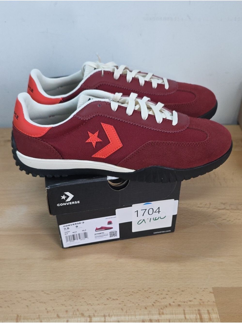 Converse Men’s Burgundy & Red Low-Top Sneaker 7.5